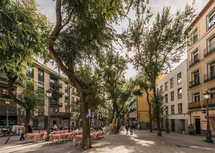 Luminoso En Lavapiés-Tirso De Molina